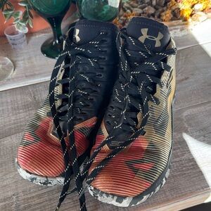 Under Armour Women's Black and Gold Athletic Shoes